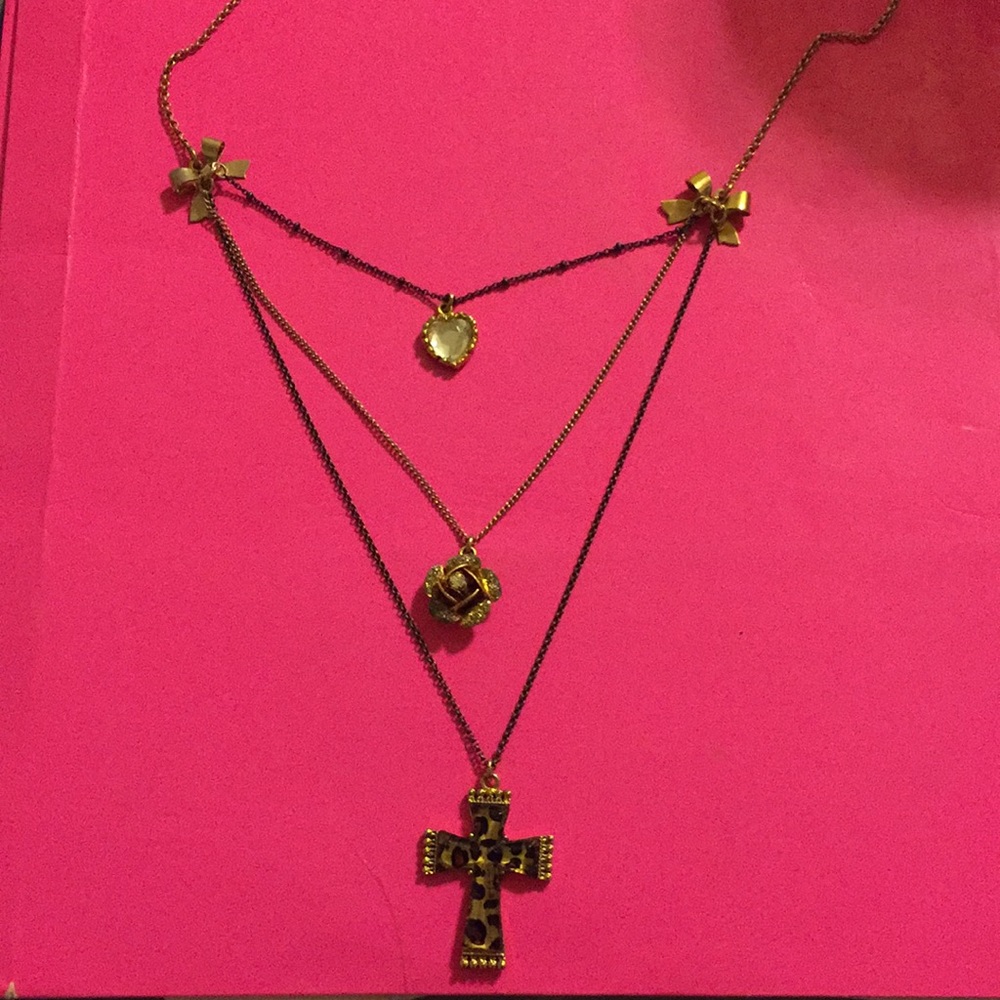 Women's necklace